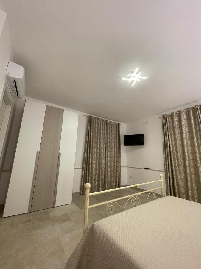 Allivigne Rooms & Pool โปลีญาโนอามาเร ภายนอก รูปภาพ