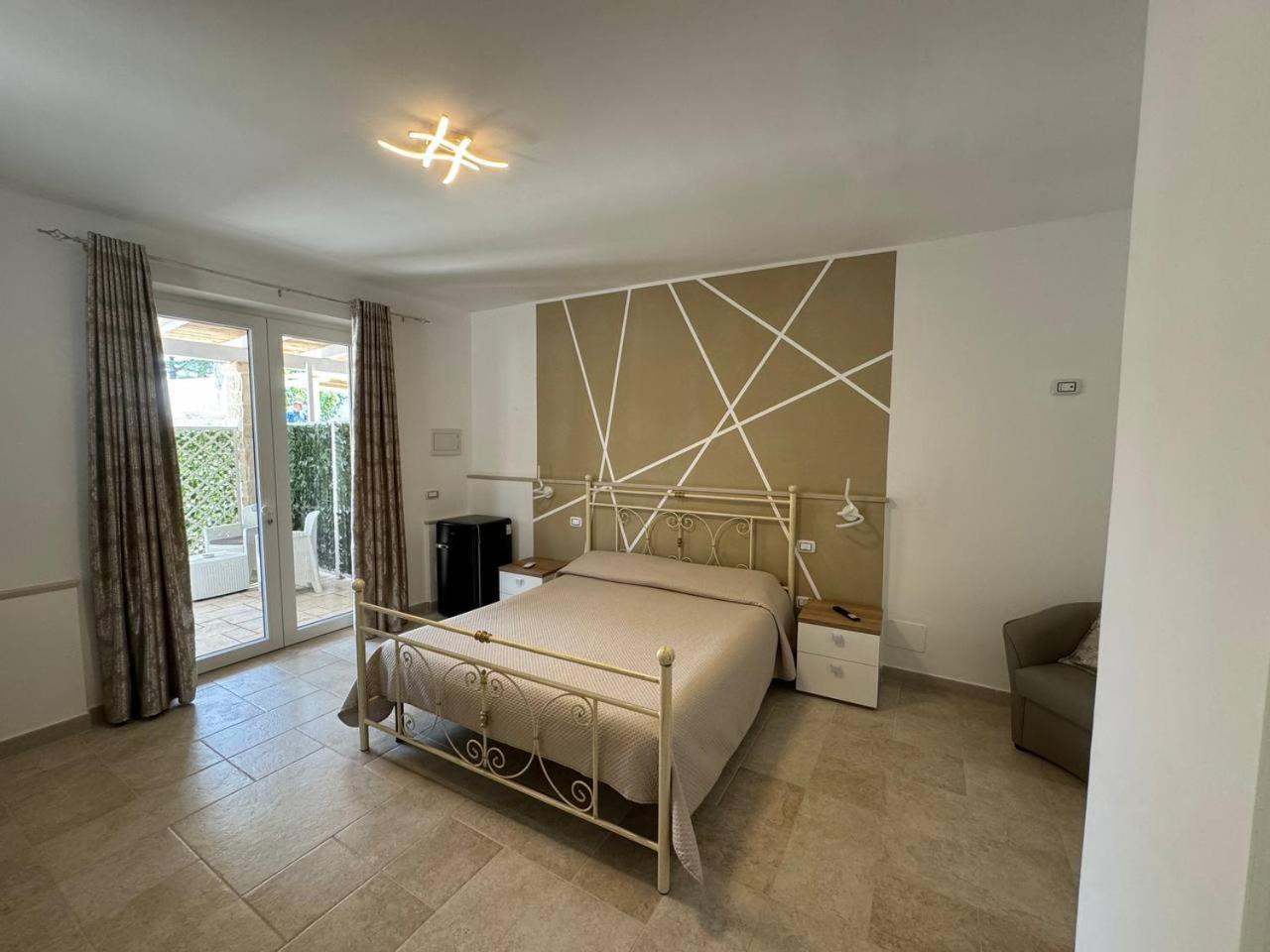 Allivigne Rooms & Pool โปลีญาโนอามาเร ภายนอก รูปภาพ